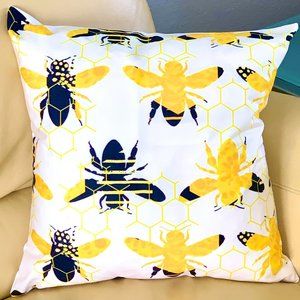 18"x18" Modern Stylish Black Yellow Bee Bumblebee Soft Throw Pillow Cover New